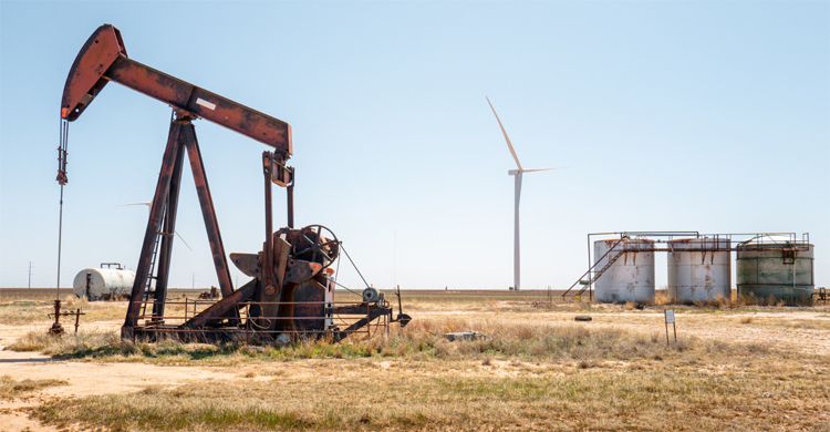 বিশ্ববাজারে বাড়ল তেলের দাম: এশিয়ার শেয়ারবাজারে দরপতন