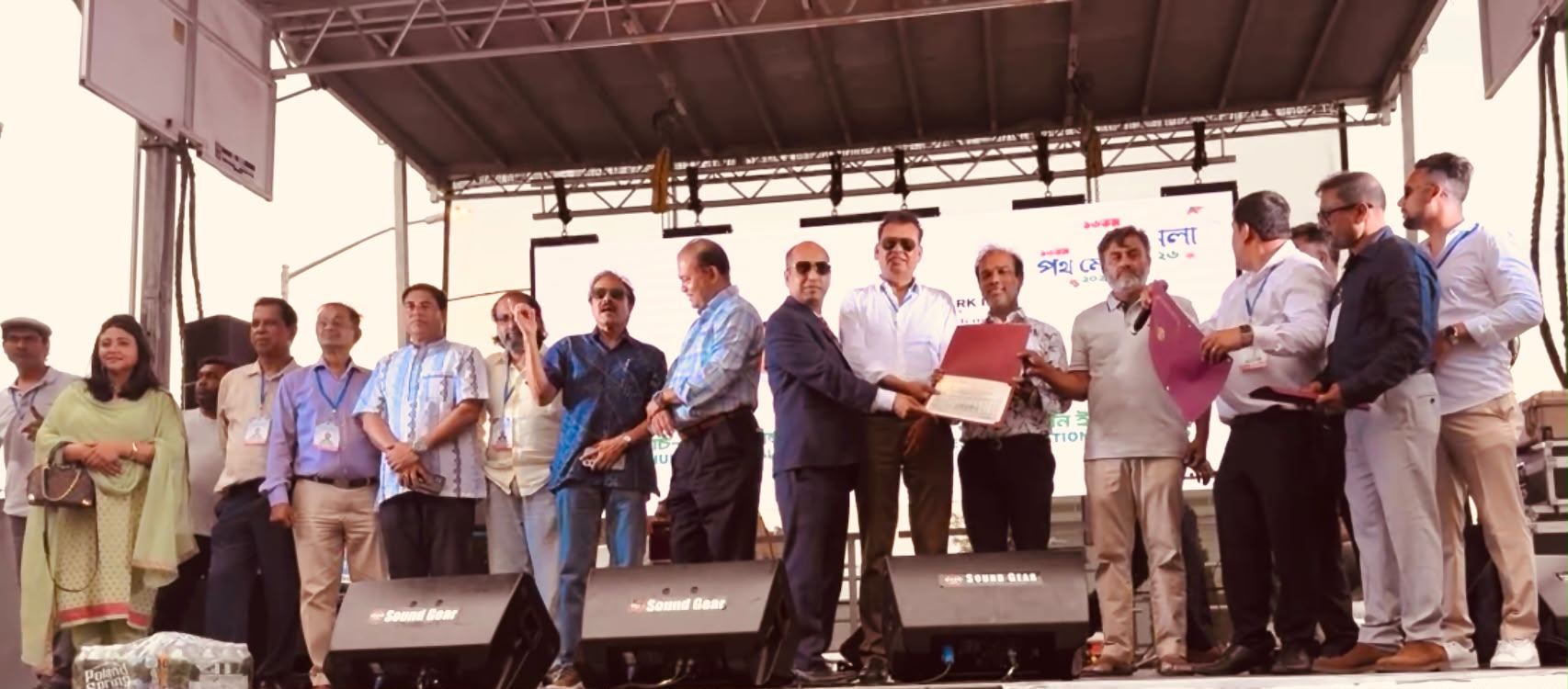 ১৬তম ব্রুকলিন পথমেলায় বাঙালি সংস্কৃতির জয়গান—লিটল বাংলাদেশে হাজারো মানুষের মিলনমেলা, প্রবাসে একদিনের জন্য ফিরে এলো বাংলাদেশের প্রাণ